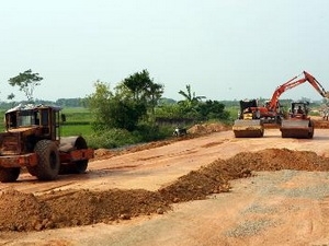 Vietnam aims for sustainable rural road maintenance